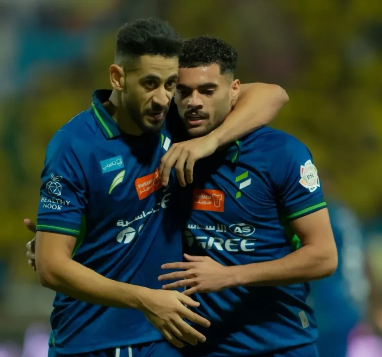 مراد باتنا يقود الفتح لأول انتصار في دوري روشن على حساب الحزم