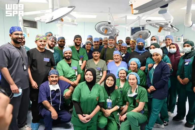 إنجاز طبي جديد: نجاح عملية فصل التوأم الملتصق الفيجي “جسبيلي وديسيسيا” بعد 12 ساعة و45 دقيقة