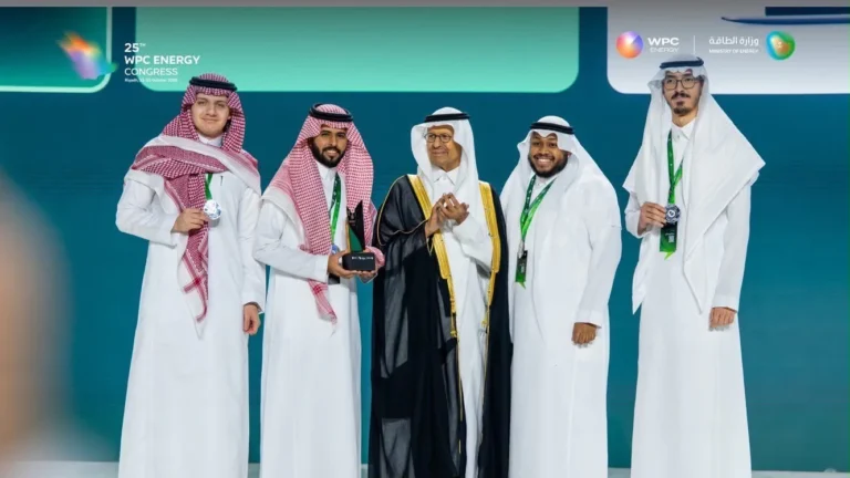 طالبان من حلقات «خيركم» يحصدان المركز الأول في تحدي استقرار شبكة الطاقة