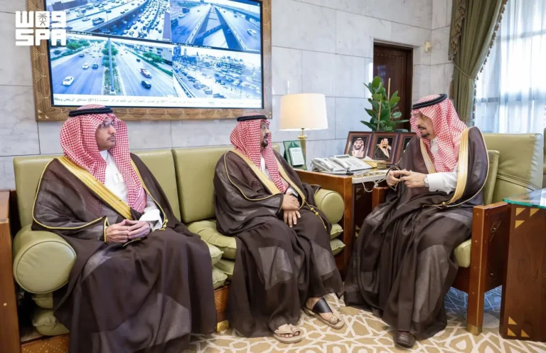 أمير الرياض يستقبل قيادة هيئة تطوير محمية الإمام عبدالعزيز ويطّلع على تقريرها السنوي