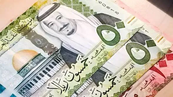 الريال يقترب من 15 جنيهًا مع ختام تعاملات البنوك المصرية