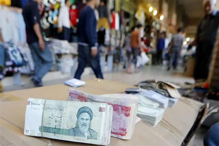 إنذارٌ من واشنطن للمؤسسات المالية الأجنبية: اقطعوا أي تعامل مصرفي مع إيران
