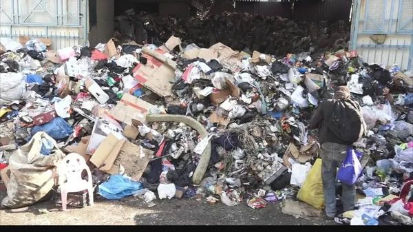 ازمة النفايات في مخيم البداوي تزداد بالتفاقم